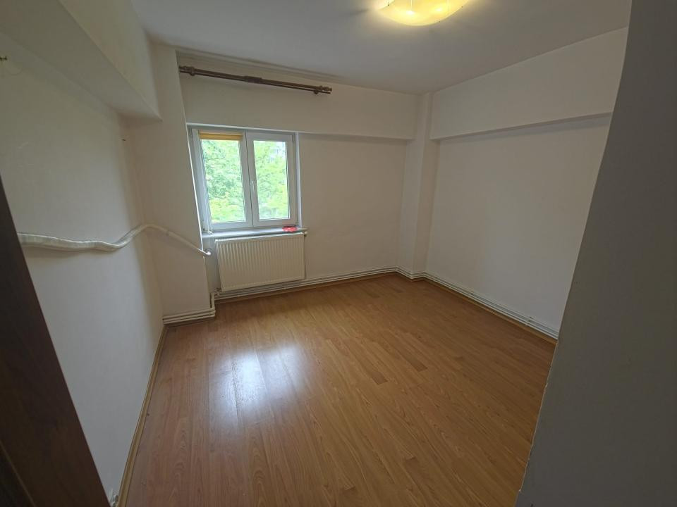 Tomis II apartament 2 camere decomandat gol centrala gaze