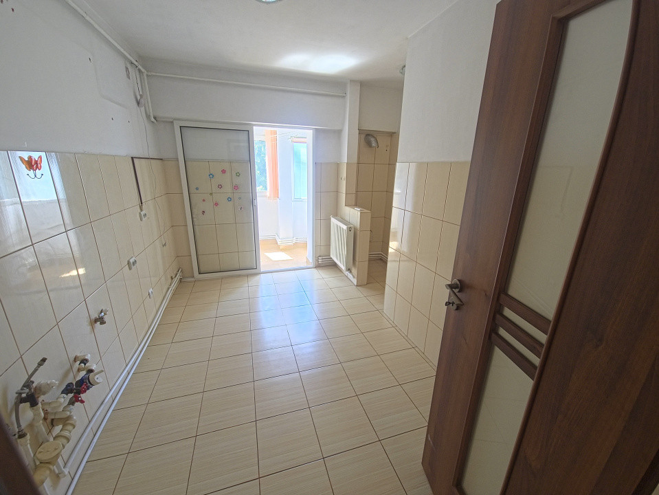 Tomis II apartament 2 camere decomandat gol centrala gaze