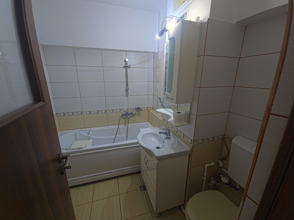 Tomis II apartament 2 camere decomandat gol centrala gaze