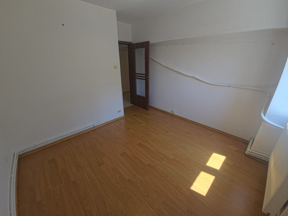 Tomis II apartament 2 camere decomandat gol centrala gaze