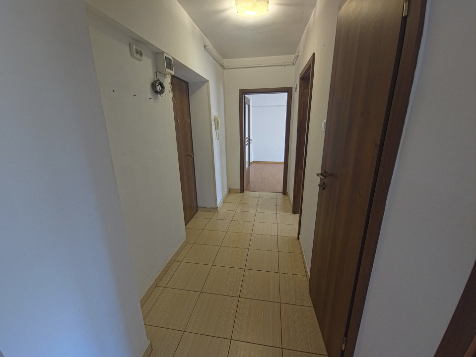 Tomis II apartament 2 camere decomandat gol centrala gaze