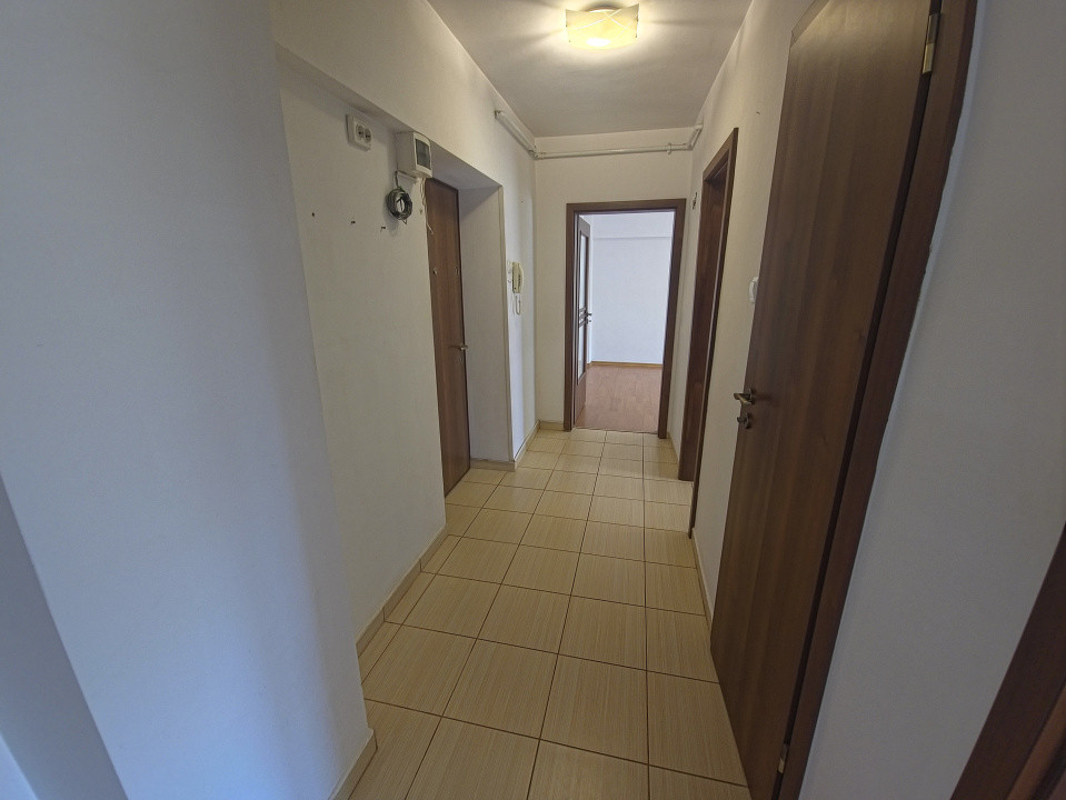 Tomis II apartament 2 camere decomandat gol centrala gaze