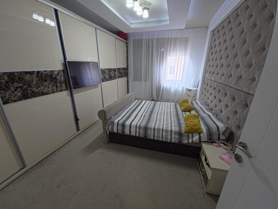 Centru apartament 3 camere decomandat la 200 m de plaja Modern