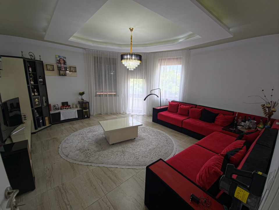 Centru apartament 3 camere decomandat la 200 m de plaja Modern
