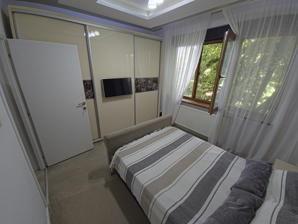Centru apartament 3 camere decomandat la 200 m de plaja Modern