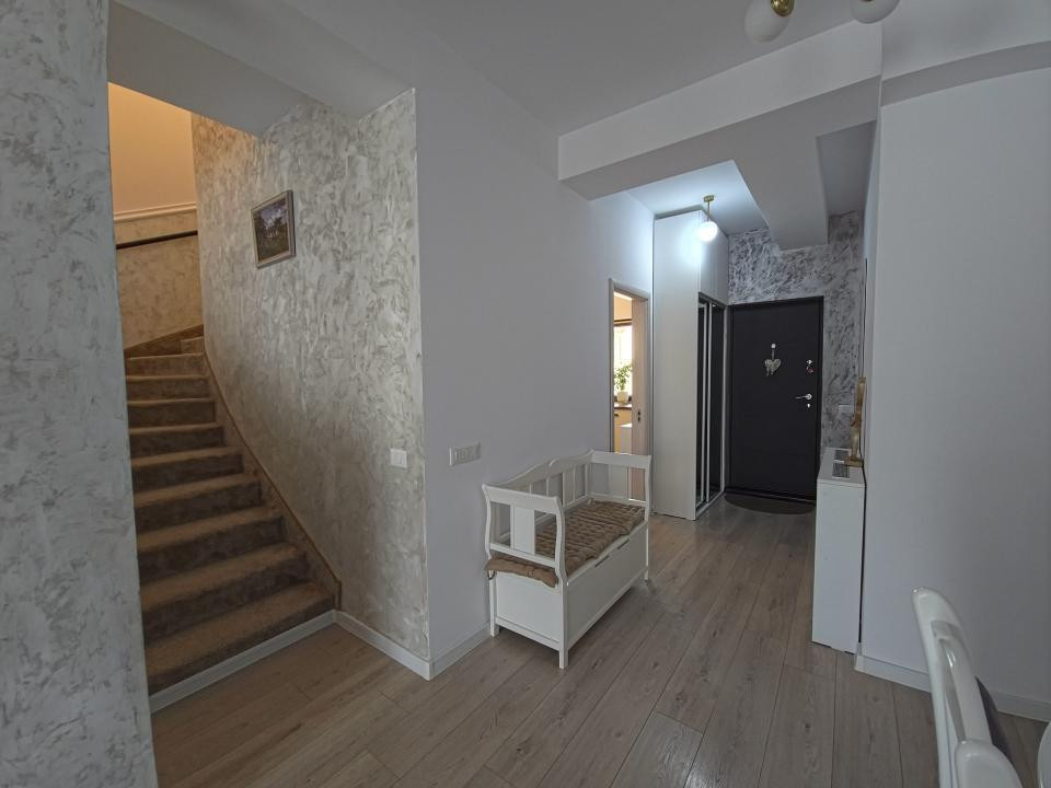 Palazu Mare Duplex Premium 4 Camere  Mobilat și Utilat  Curte 2 Parcări
