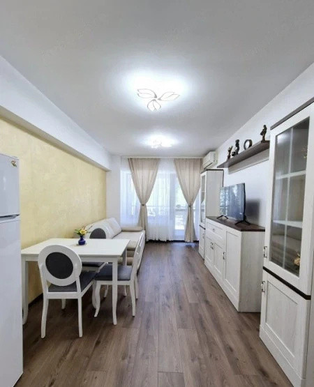 Mamaia apartament 2 camere renovat loc parcare