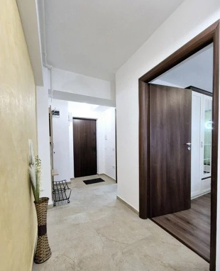Mamaia apartament 2 camere renovat loc parcare