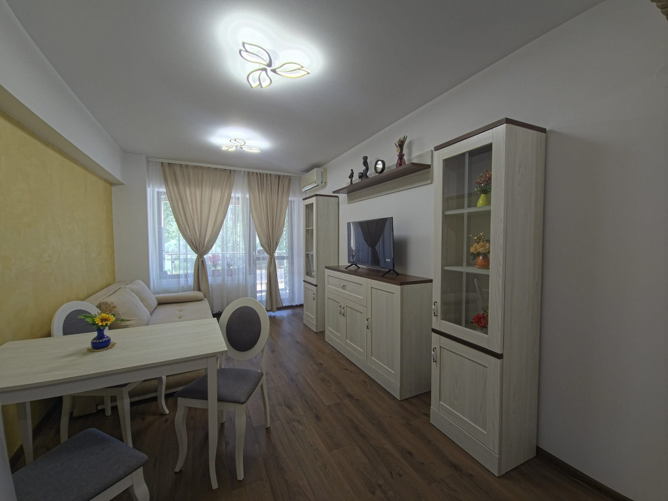 Mamaia apartament 2 camere renovat loc parcare