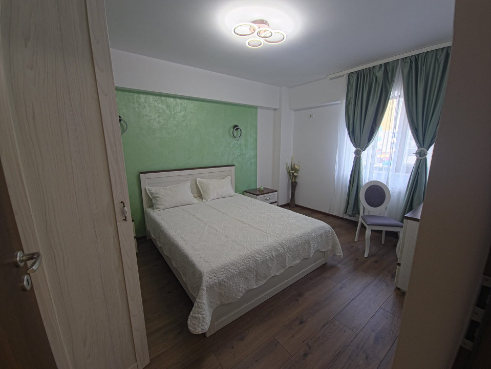 Mamaia apartament 2 camere renovat loc parcare