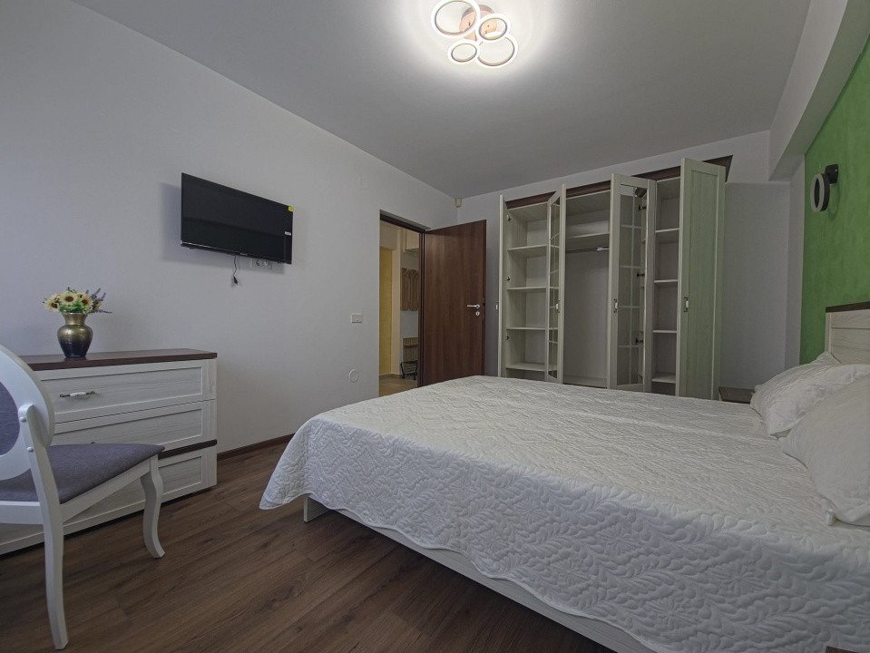 Mamaia apartament 2 camere renovat loc parcare
