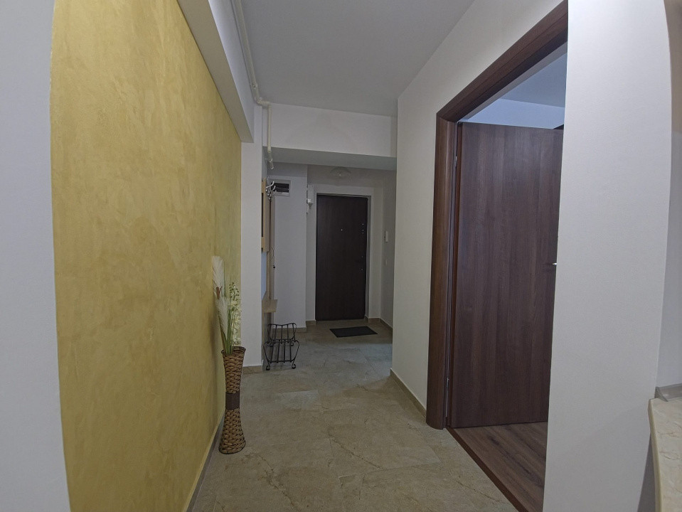 Mamaia apartament 2 camere renovat loc parcare