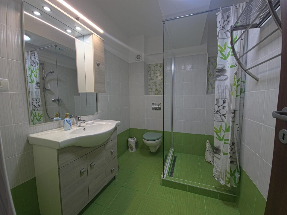 Mamaia apartament 2 camere renovat loc parcare