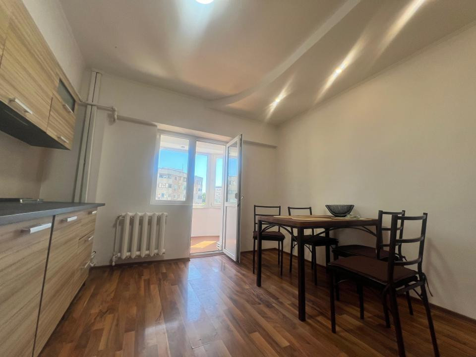 Trocadero apartament 2 camere decomandat