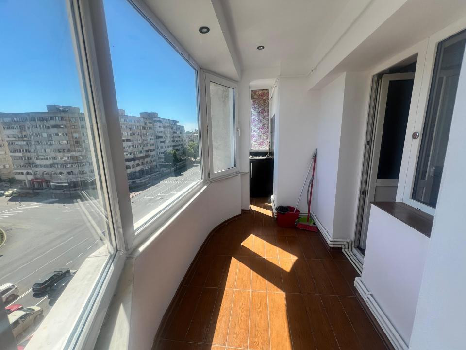 Trocadero apartament 2 camere decomandat