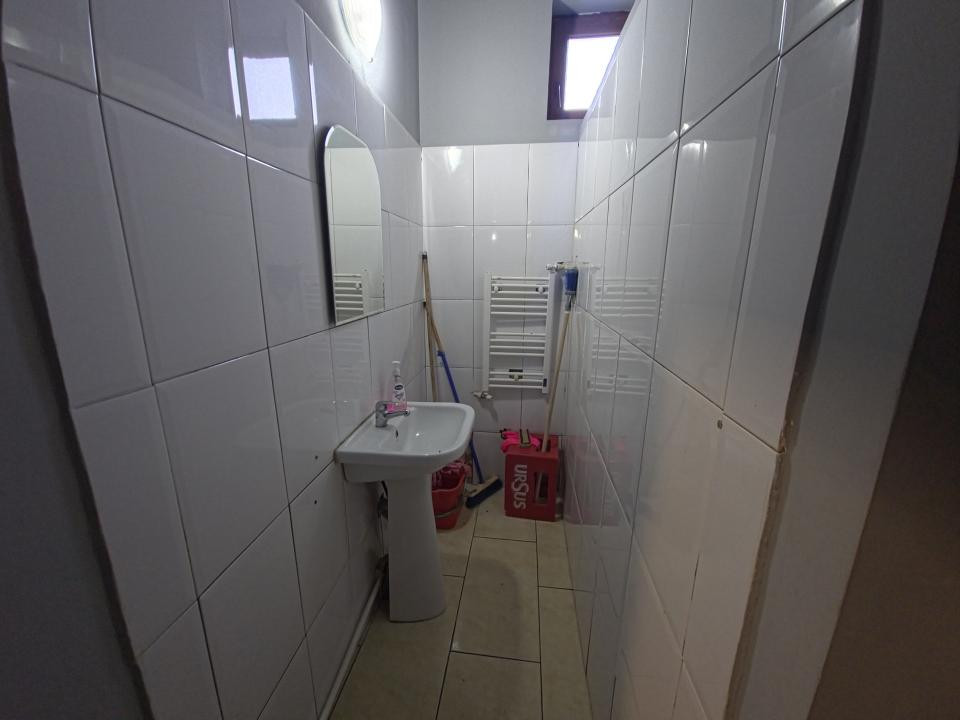 Spațiu comercial de închiriat Ovidiu zona Centrală  80 mp utili