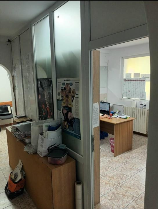 Centru Ferdinand spatiu birouri la parter bloc