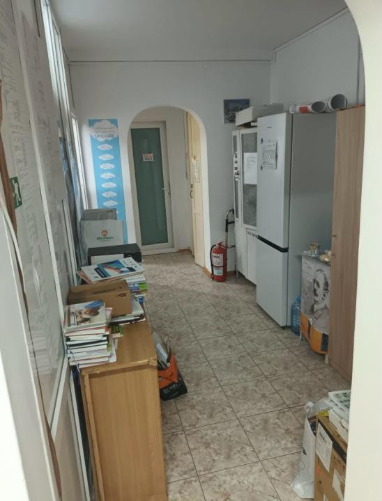 Centru Ferdinand spatiu birouri la parter bloc