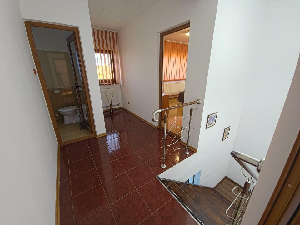 Cumpăna casă 3 camere cu garaj și curte termen lung 