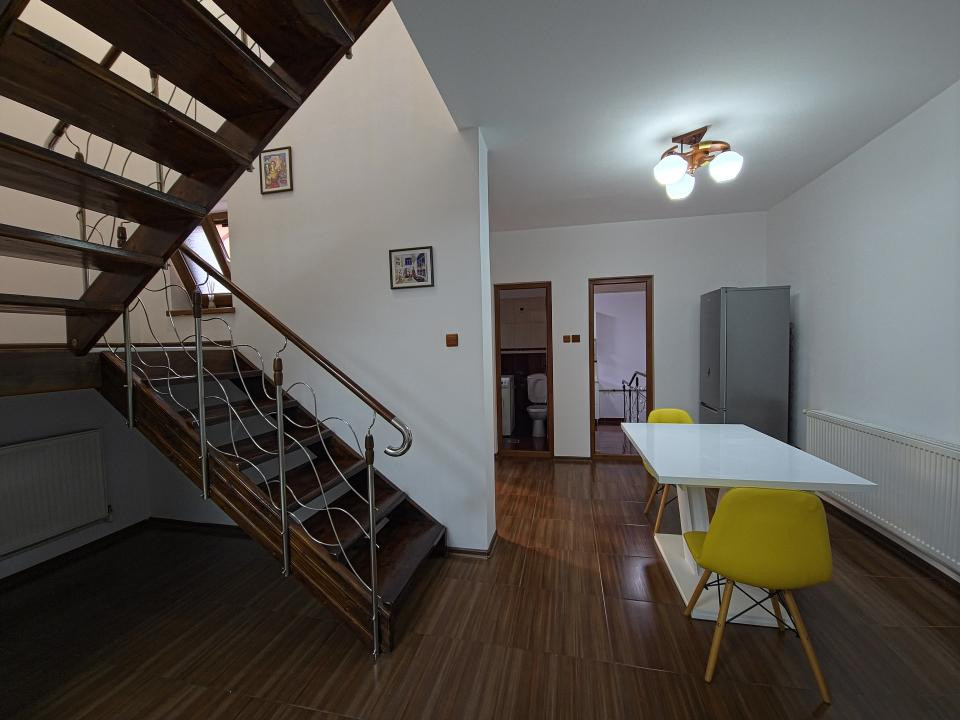 Cumpăna casă 3 camere cu garaj și curte termen lung 