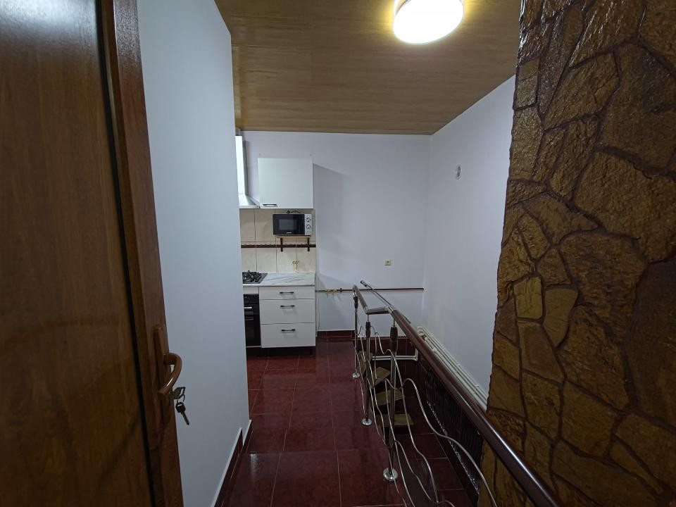 Cumpăna casă 3 camere cu garaj și curte termen lung 