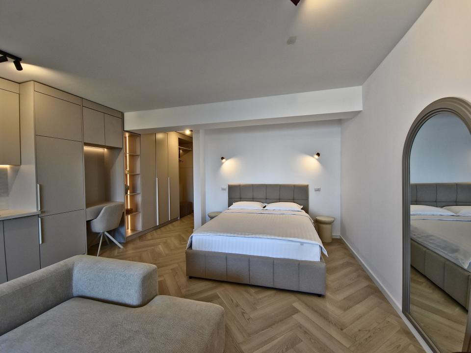Prima închiriere Studio lux vedere lac parcare subterană Mamaia