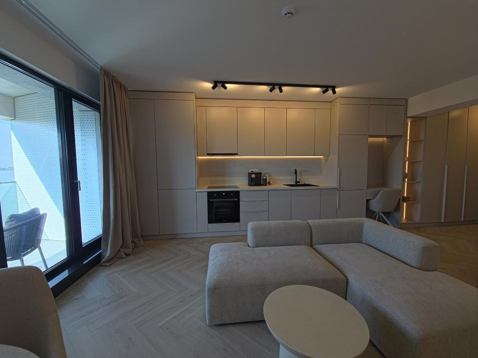 Prima închiriere Studio lux vedere lac parcare subterană Mamaia