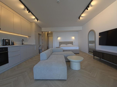 Prima închiriere Studio lux vedere lac parcare subterană Mamaia