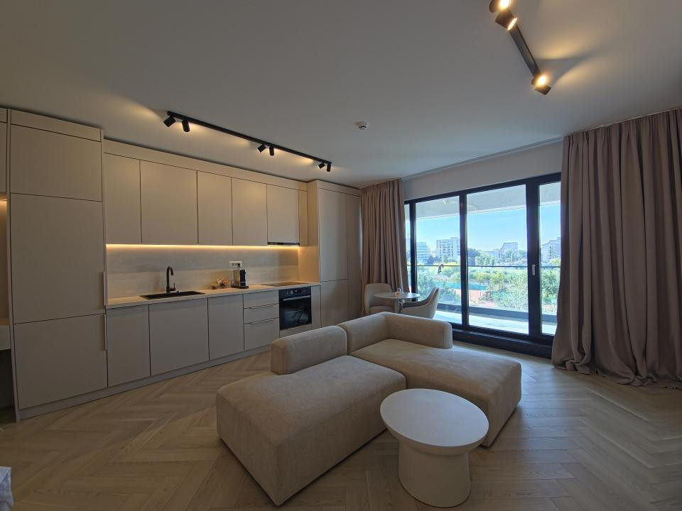 Prima închiriere Studio lux vedere lac parcare subterană Mamaia