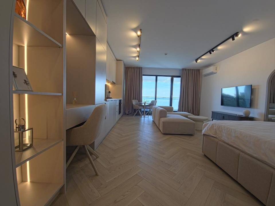Prima închiriere Studio lux vedere lac parcare subterană Mamaia