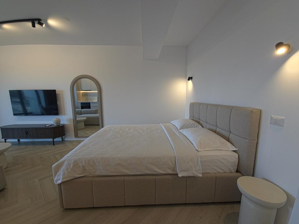 Prima închiriere Studio lux vedere lac parcare subterană Mamaia