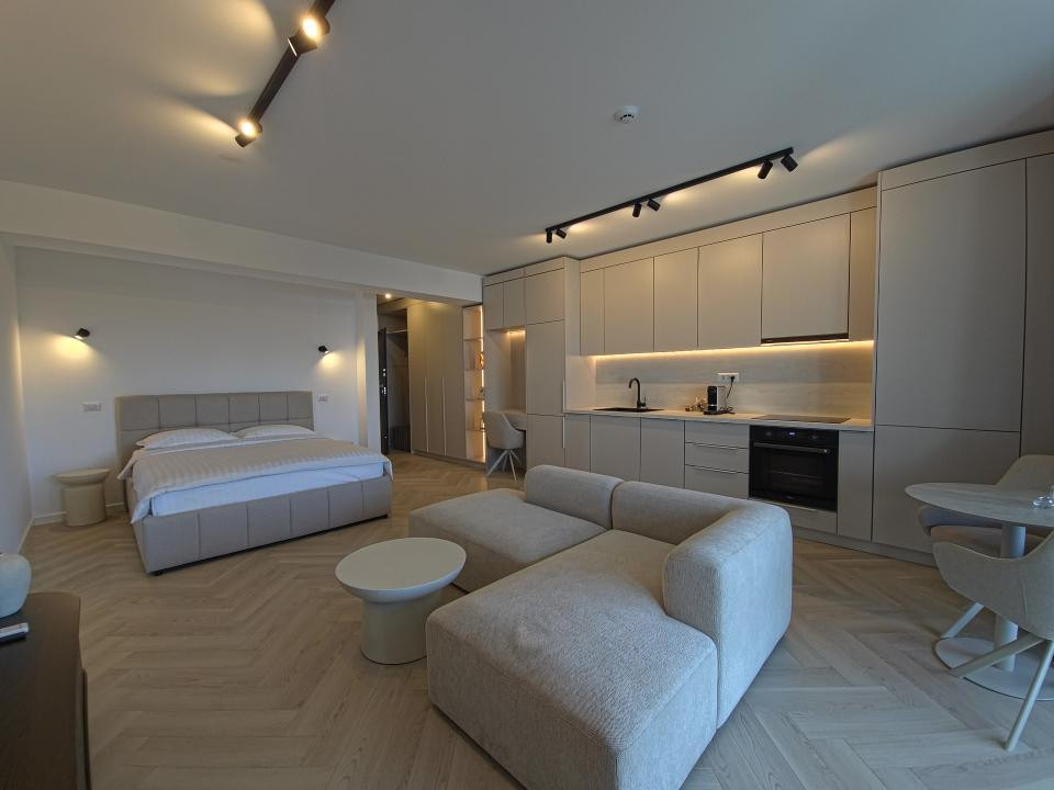 Prima închiriere Studio lux vedere lac parcare subterană Mamaia