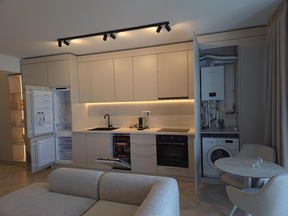 Prima închiriere Studio lux vedere lac parcare subterană Mamaia