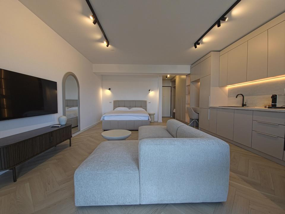 Prima închiriere Studio lux vedere lac parcare subterană Mamaia