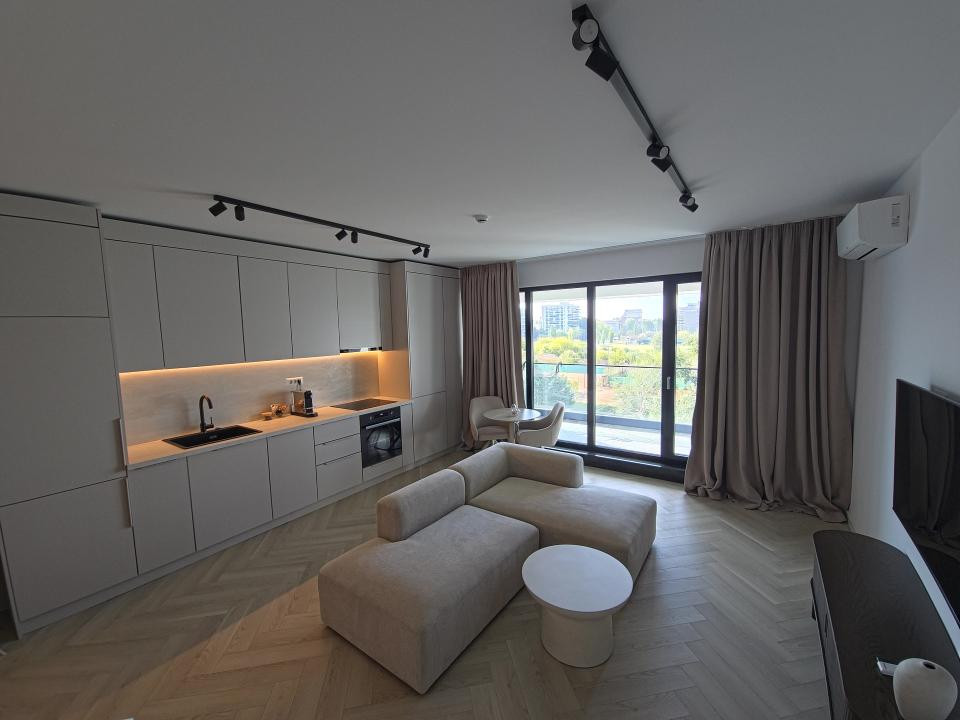Prima închiriere Studio lux vedere lac parcare subterană Mamaia