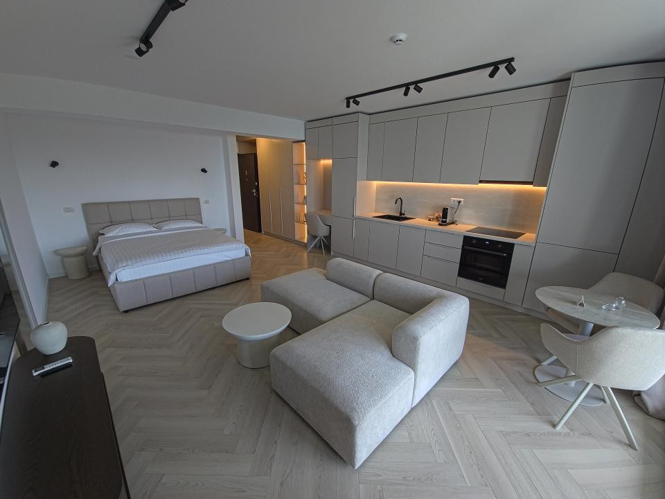 Prima închiriere Studio lux vedere lac parcare subterană Mamaia