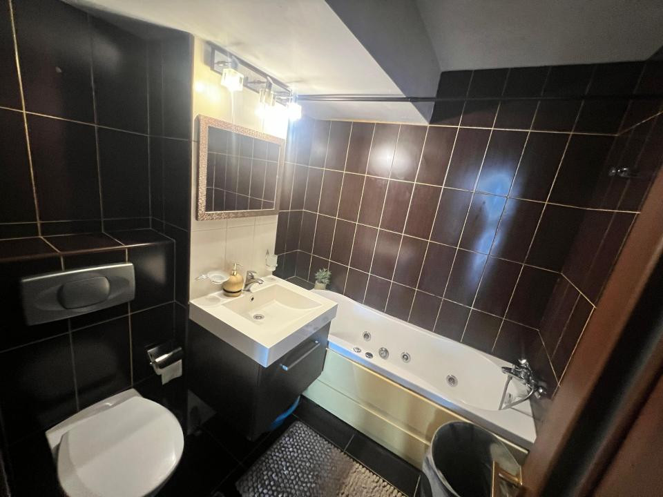 Faleza Nord apartament 3 camere loc parcare termen lung