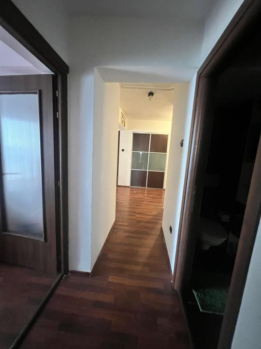 Faleza Nord apartament 3 camere loc parcare termen lung