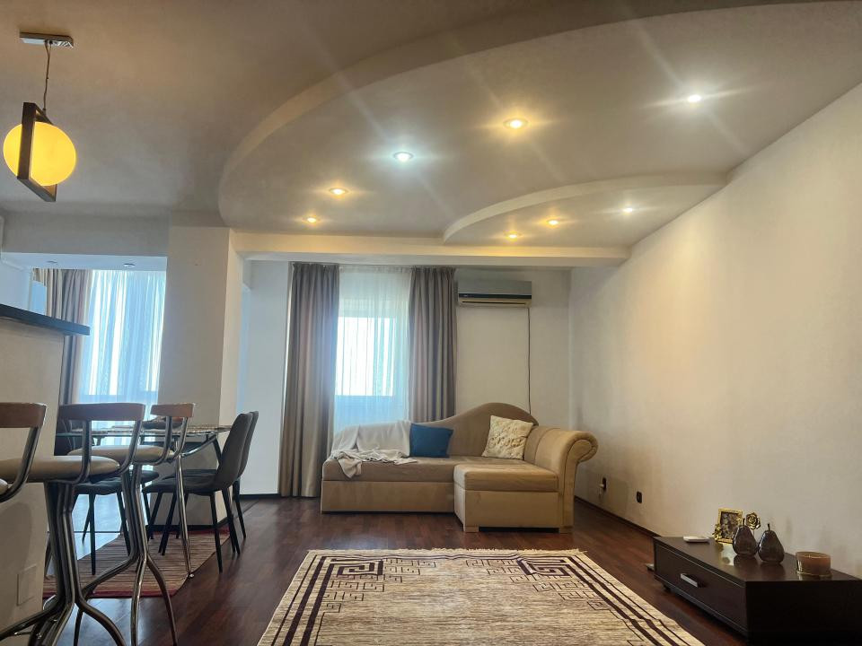 Faleza Nord apartament 3 camere loc parcare termen lung