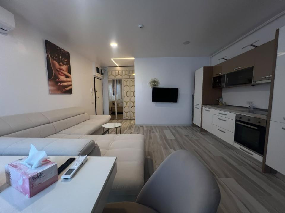 Mamaia studio modern termen lung
