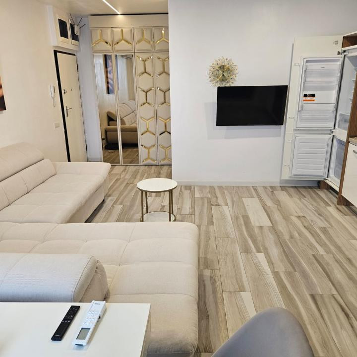 Mamaia studio modern termen lung