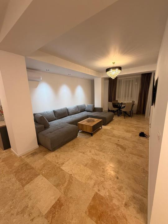 Summerland apartament 2 camere renovat loc parcare termen lung