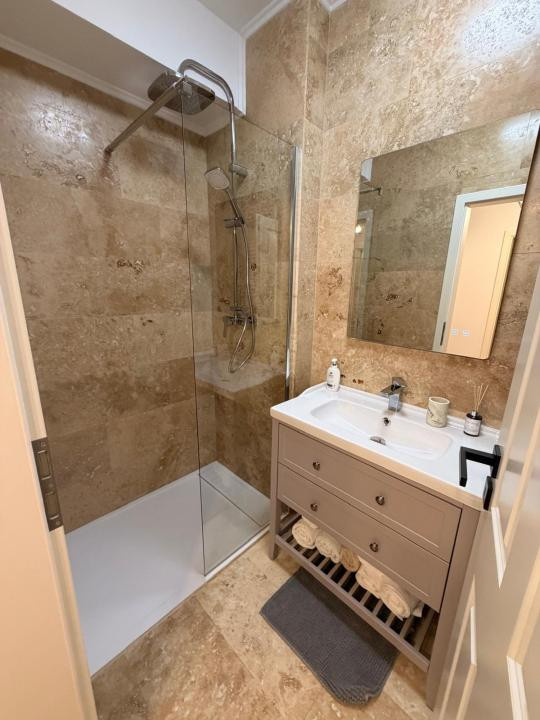 Summerland apartament 2 camere renovat loc parcare termen lung