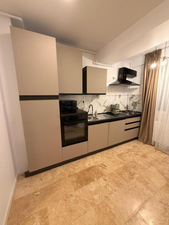 Summerland apartament 2 camere renovat loc parcare termen lung