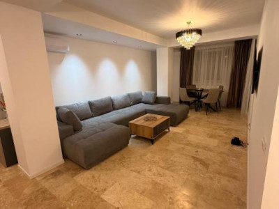 Summerland apartament 2 camere renovat loc parcare termen lung