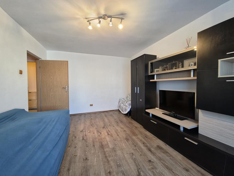 Casa de Cultură 2 camere CF 0 renovat etaj 56 mp