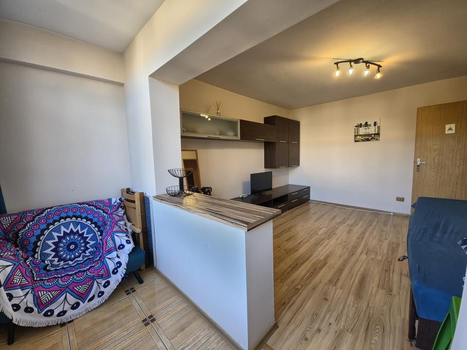Casa de Cultură 2 camere CF 0 renovat etaj 56 mp