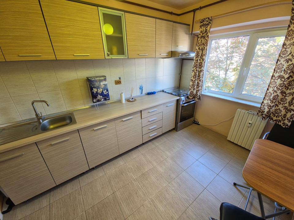 Casa de Cultură 2 camere CF 0 renovat etaj 56 mp
