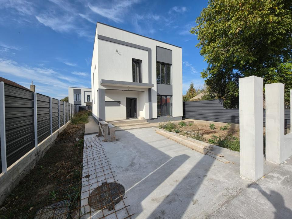 Vilă Cumpăna 4 camere, 3 băi, 120 mp utili  Se acceptă credit