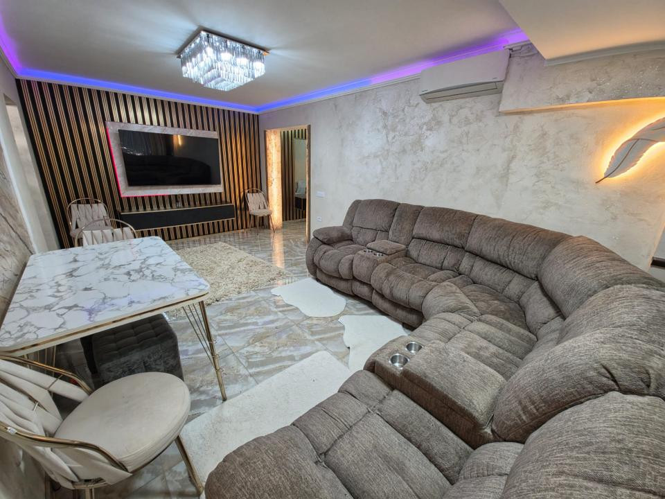 Tomis Nord Cambrige School apartament 4 camere renovat integral loc parcare